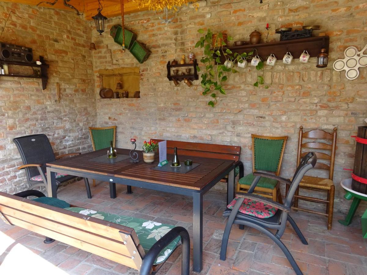 Dana Brentnerova Country house Milovice (South Moravian)